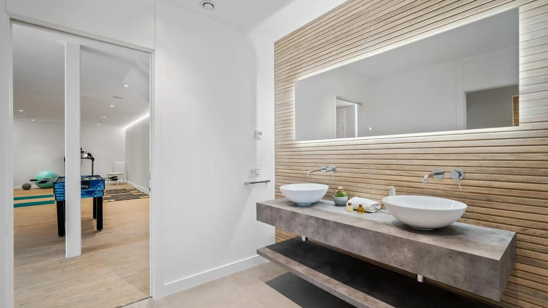 Villa Sandie Front Golf Cinema Room Sauna Jacuzzi Kids Playground Estepona