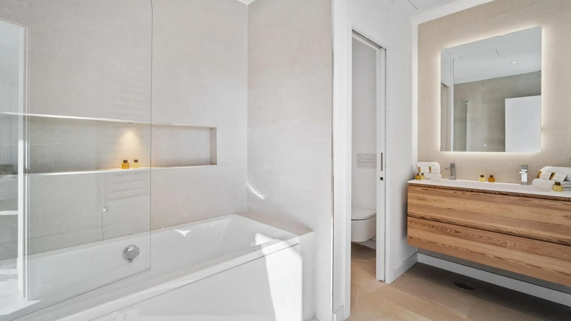 Villa Sandie Front Golf Cinema Room Sauna Jacuzzi Kids Playground Estepona