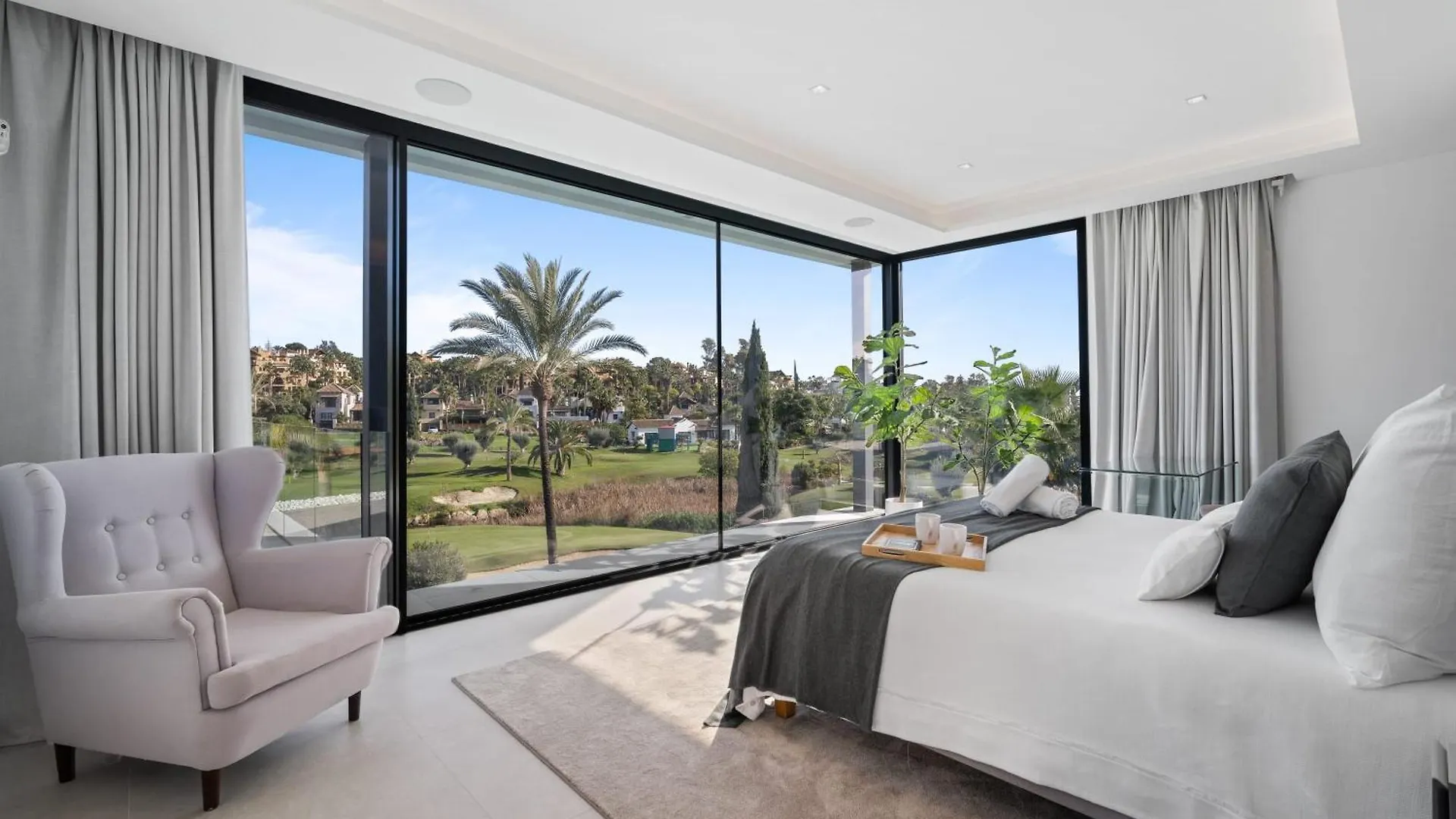 Villa Sandie Front Golf Cinema Room Sauna Jacuzzi Kids Playground Estepona