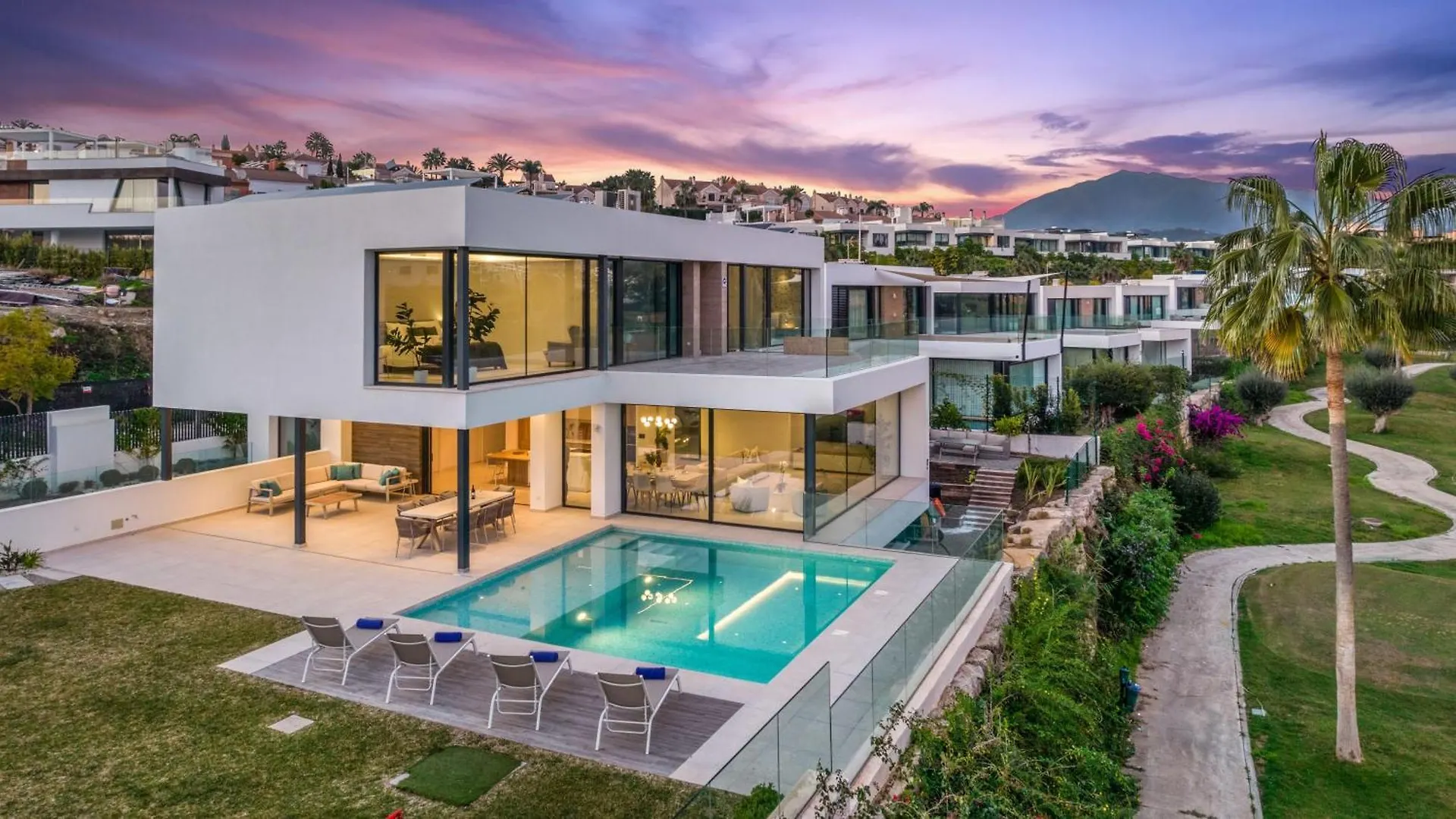 Villa Sandie Front Golf Cinema Room Sauna Jacuzzi Kids Playground Estepona